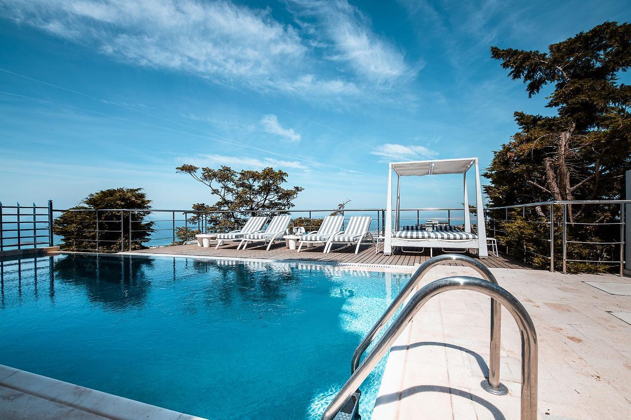 Villa Azure Voula Exterior photo